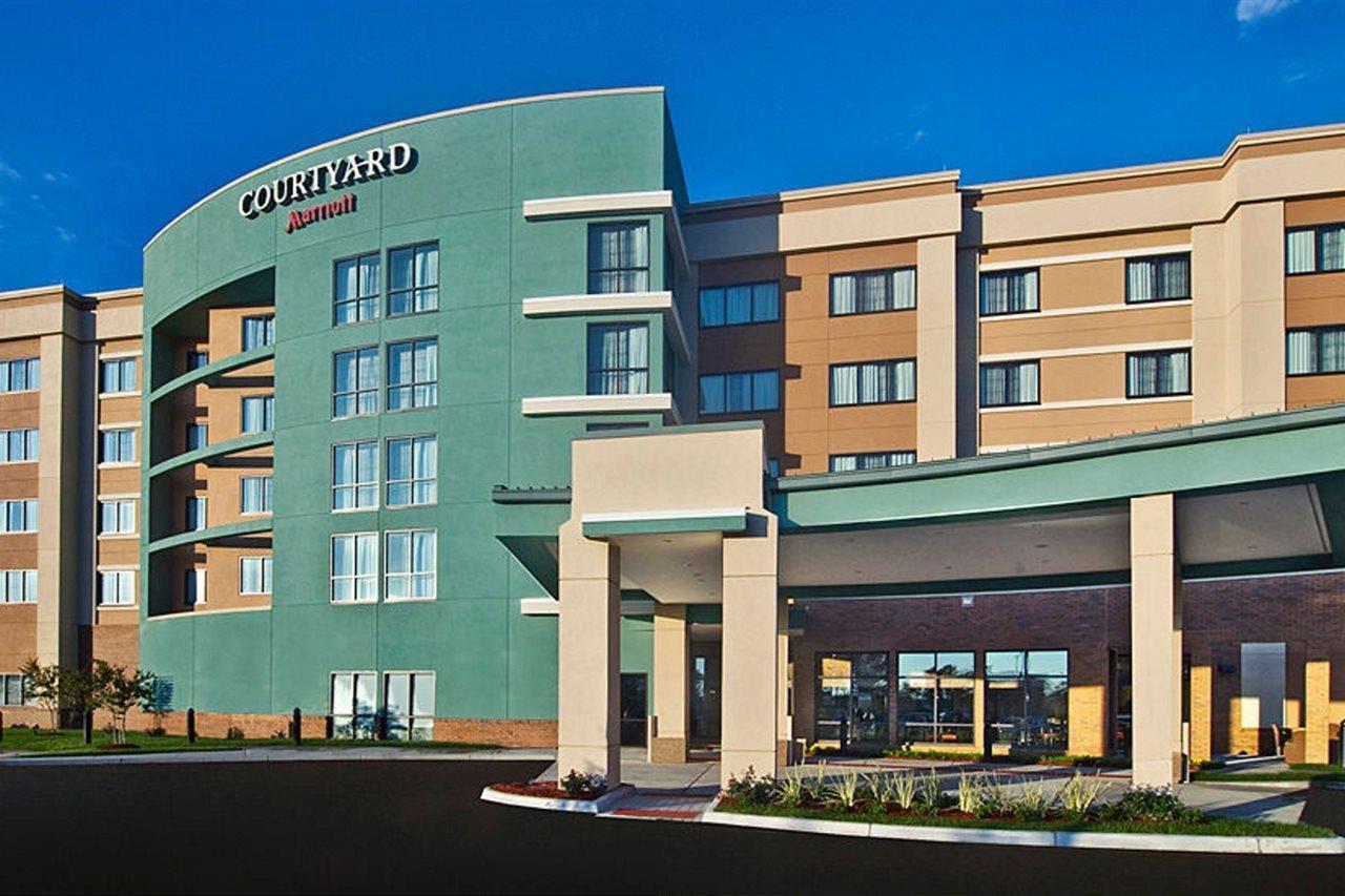 Отель Courtyard Newport News Airport Экстерьер фото