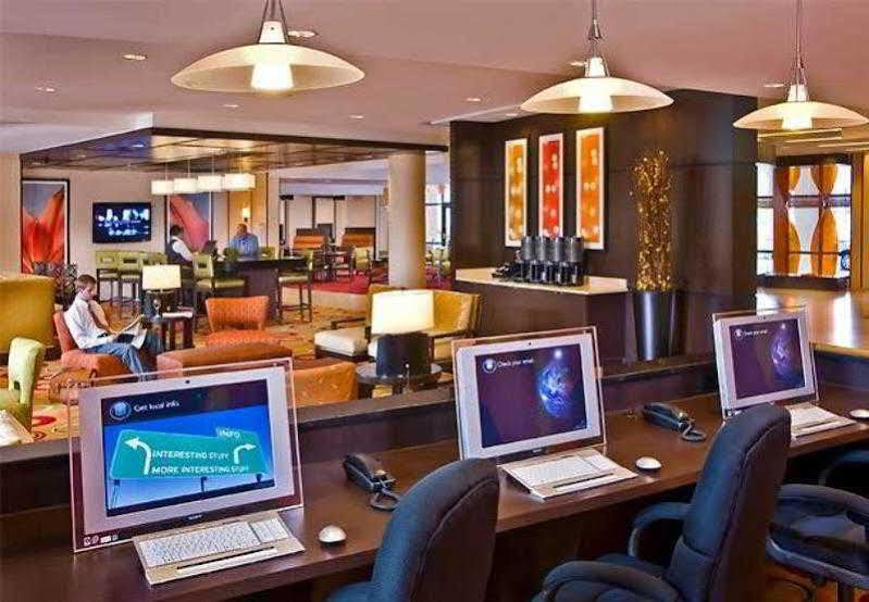 Отель Courtyard Newport News Airport Экстерьер фото